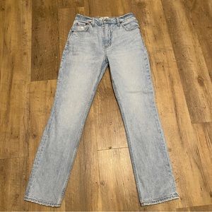 Abercrombie 90’s Slim Straight Ultra High Rise